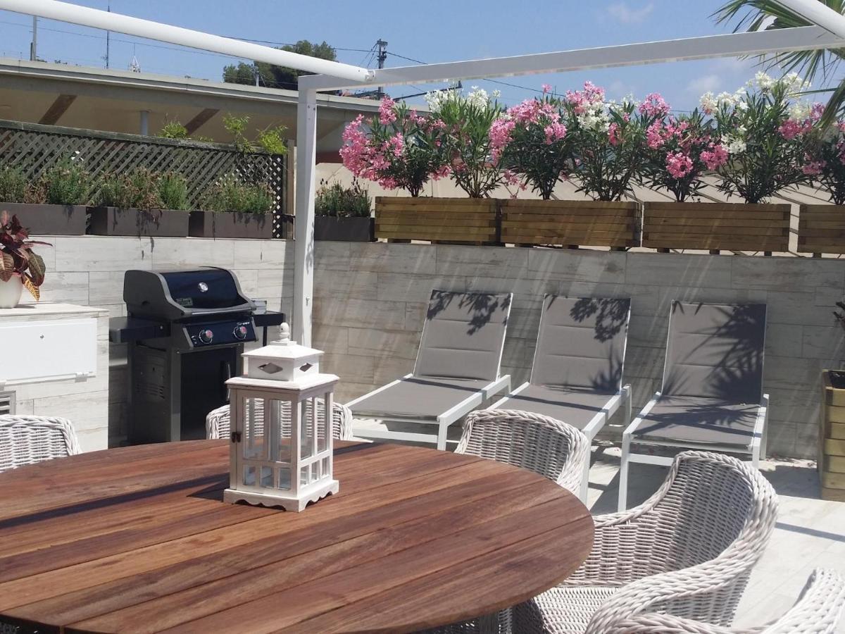 Sitges Spaces Mediterranean Apartments 4 Bedroom, 4 Bathroom, Huge Terrace, Jacuzzi- Sleeps 9 Exterior photo