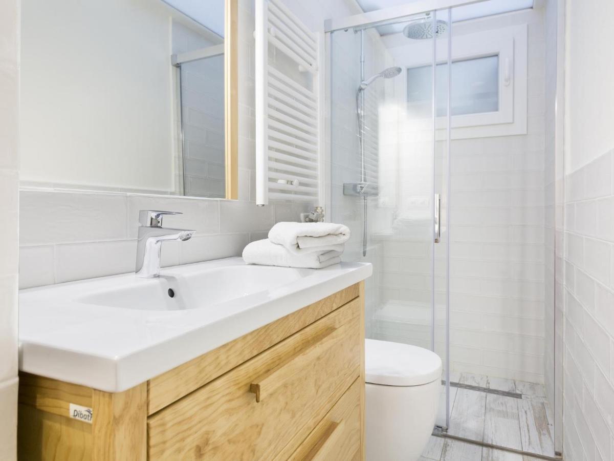 Sitges Spaces Mediterranean Apartments 4 Bedroom, 4 Bathroom, Huge Terrace, Jacuzzi- Sleeps 9 Exterior photo
